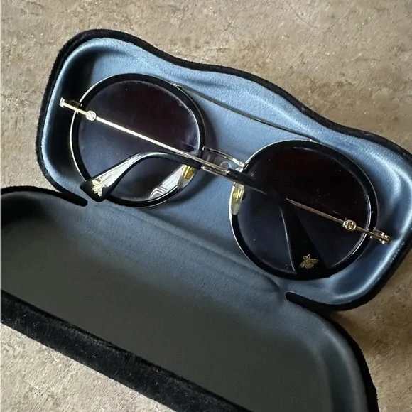 GUCCI GG0061S 001 Gold Black Grey Round Oval Women\'s 56 mm Sunglasses Gucci GG0061S 001 Pilot Black Sunglasses | SmartBuyGlasses US main image 2